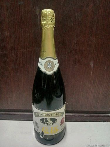 中国烟台张裕葡萄酒厂生产2012年15升大香槟保质期八年保真出售